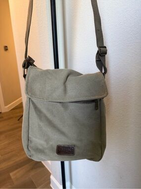 Casual Men's Messenger Bag in Olive Green Canvas